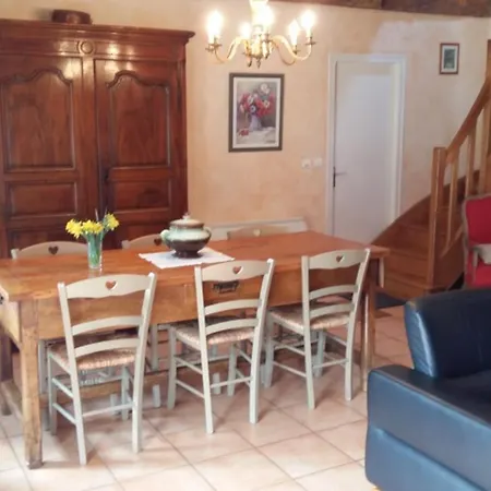 Maison Individuelle Renovee Avec Terrasse, 2 Et Toutes Commodites - Fr-1-742-473 Mandailles-Saint-Julien