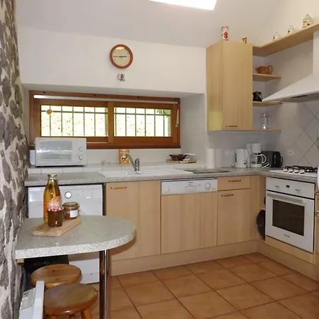 Casa vacanze Maison Individuelle Renovee Avec Terrasse, 2 Et Toutes Commodites - Fr-1-742-473