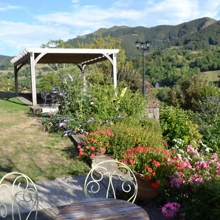 Maison Individuelle Renovee Avec Terrasse, 2 Et Toutes Commodites - Fr-1-742-473 * Mandailles-Saint-Julien